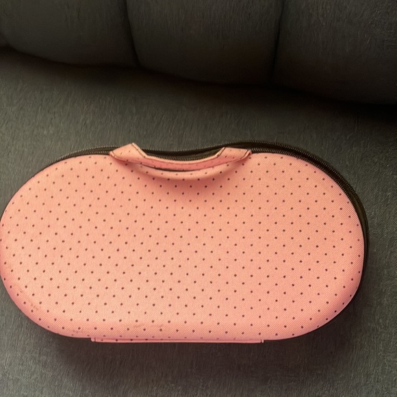 Adorable bralette shaped, pink and black accessory bag! - Picture 2 of 4